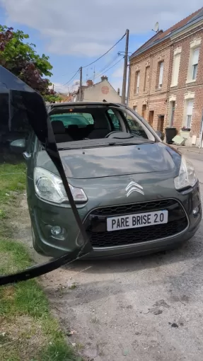 🛠️ Intervention sur AMIENS Citroën C3 Panoramique : Zéro Stress, 100% Satisfaction !, Amiens, PARE BRISE 2.0