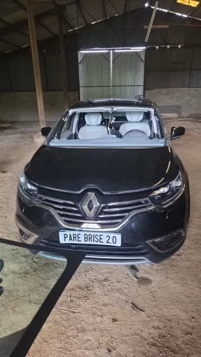 Remplacement de pare-brise sur Renault Espace 5 à Doullens par PARE BRISE 2.0, Amiens, PARE BRISE 2.0