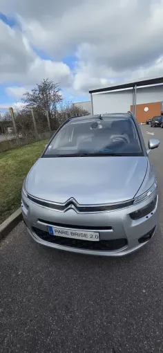 pare brise 2.0 intervient à Amiens pour une réparation d'impact sur un Citroën Picasso, Amiens, PARE BRISE 2.0
