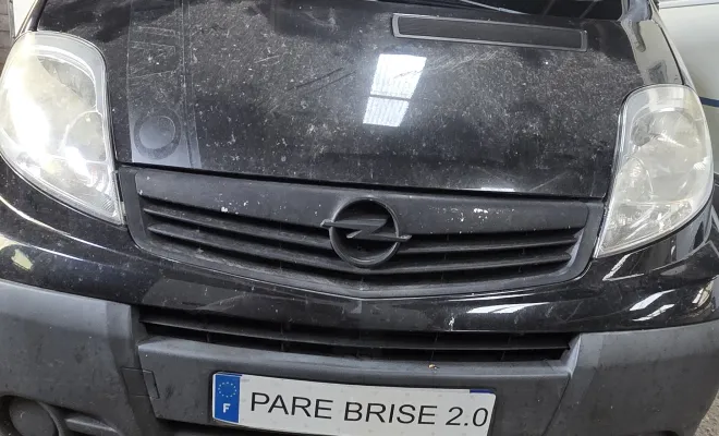 remplacement rapide de pare-brise sur un renault trafic à Beauvais, Amiens, PARE BRISE 2.0