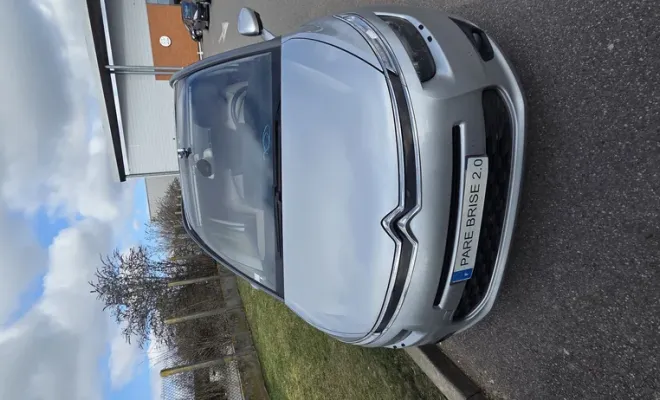 pare brise 2.0 intervient à Amiens pour une réparation d'impact sur un Citroën Picasso, Amiens, PARE BRISE 2.0